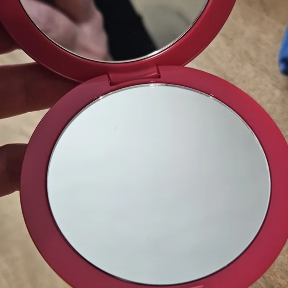 Christian Dior Pink Quilted Compact Case - Picture 6 of 7